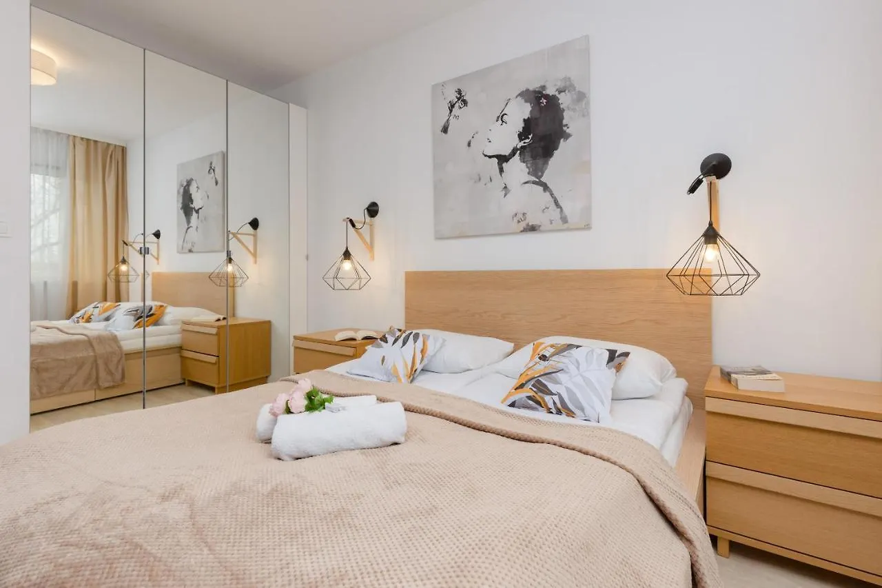 Warsaw Sokolowska One Bedroom Apartament By Noclegi Renters